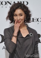 [포토] 심혜진 '패션도 제스처도 자연스러움'