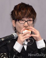 [포토] 물 마시는 서태지