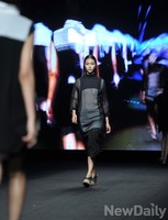 [서울패션위크] 박춘무 패션쇼 '매혹적인 블랙컬러'