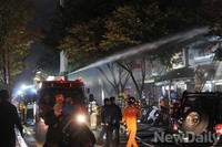 [포토] 동대문 시장 화재 '다행히 불길 잡혀'