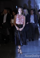 [서울패션위크] 제시카알바 '빛나는 워킹'