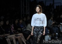 [서울패션위크] 송자인 컬렉션 '마지막 모델'