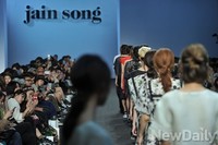 [서울패션위크] 송자인 패션쇼 '피날레 무대'