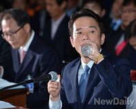 [2014국감] 물마시는 남경필 경기도지사