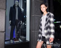 [포토] 가로수길에 등장한 모델 강소영