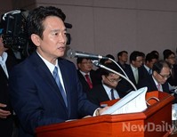 [2014국감] 브리핑하는 남경필 경기도지사