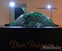 [포토] 산호섬 같은 샴페인 예술작품 '코쿠나아제'