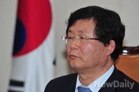 [2014국감] 굳은 얼굴의 설훈 위원장