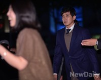 [포토] 댄디한 차림으로 입장하는 류진