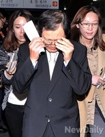 [포토] 고개숙인 금호석유화학 박찬구 회장