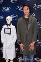 [포토] 포토월이 어색한 배우 김산호