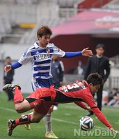 [K리그] 서울VS부산  양보없는 치열한 볼 다툼