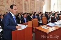 [2014국감] 기관보고 하는 황우여 교육부장관