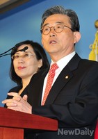 [포토] 새누리당 연금개혁 TF, 공무원연금 개혁안 발표