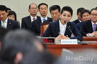 [2014국감] 국감장에 선 김성주 대한적십자총재