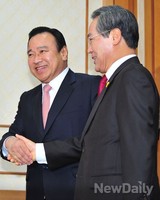 [포토] 주례회동 가지는 이완구-우윤근