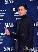 [2014 SIA] sia레드카펫 조인성의 소심한 V