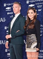 [2014 SIA] 디플로와 다정하게 입장한 2NE1 씨엘