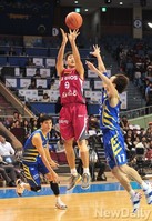 [포토] 4쿼터 막판 창원의 때늦은 추격