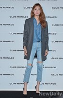 [포토] 이성경, 찢어진 청바지도 거뜬히 소화