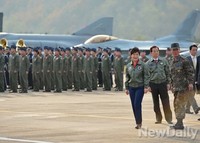 [포토] FA-50 전력화 기념식 참석한 朴대통령