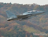 [포토] 가을단풍과 우리나라전투기FA-50