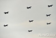[포토] 자로잰듯 정확한 블랙이글 편대