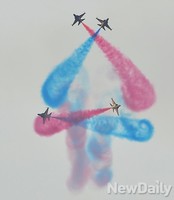 [포토] 블랙이글의 고난도 축하비행