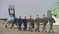 [포토] 국산전투기 FA-50과 조종사들