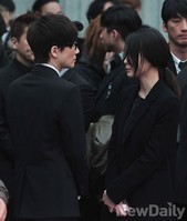 [포토] 故 신해철 발인식, 침통한 서태지-이은성 부부