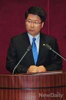 [포토] 교섭단체 대표연설 하는 오병윤 원내대표