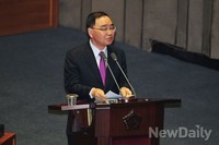 [포토] 대정부질문 받는 정홍원 국무총리