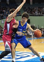 [포토] 삼성 김준일의 파워 넘치는 공격