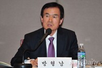 [포토] 해외 종북세력에 대해 토론하는 방형남 논설위원