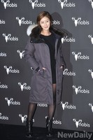 [포토] 김성령 '아우터 속 섹시 원피스'