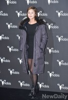 [포토] 김성령, 아우터 속 드러나는 '각선미'