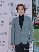 [포토] 카이, 그레이 재킷도 무난히 소화