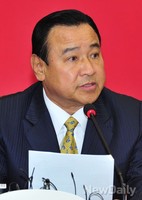 [포토] 모두발언 하는 새누리당 이완구 원내대표