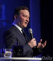 [포토] '헤이그 클럽' 소개하는 이완 건