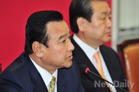 [포토] 새누리당 최고위원 회의, 발언하는 이완구 원내대표