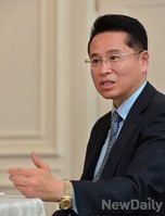 [포토] 전작권 전환 관련 논의하는 신인균대표