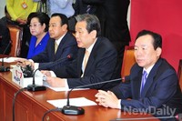 [포토] 최고위원회의, 모두발언하는 김무성 새누리당 대표