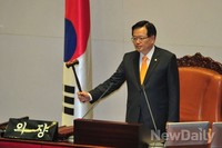 [포토] 세월호 특별법 통과, 의사봉 두드리는 정의화 국회의장