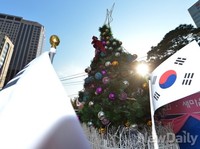 [포토] 광화문에 등장한 애기봉트리