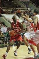 [포토] 안양KGC 레슬리의 연이은 골밑 돌파