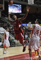 [포토] 안양KGC 윌리암스의 골밑 공격