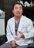 [포토] 인터뷰하는 글로리서울안과 구오섭 원장