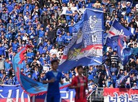 [포토] 수원홈에서 열리는 서울과경기, 수원삼성 뜨거운 응원