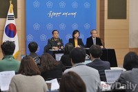 [포토] 에볼라 선발대 시에라리온 결정 13일 출국