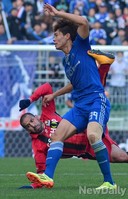 [K리그] 수원VS삼성, 치열한 볼 다툼